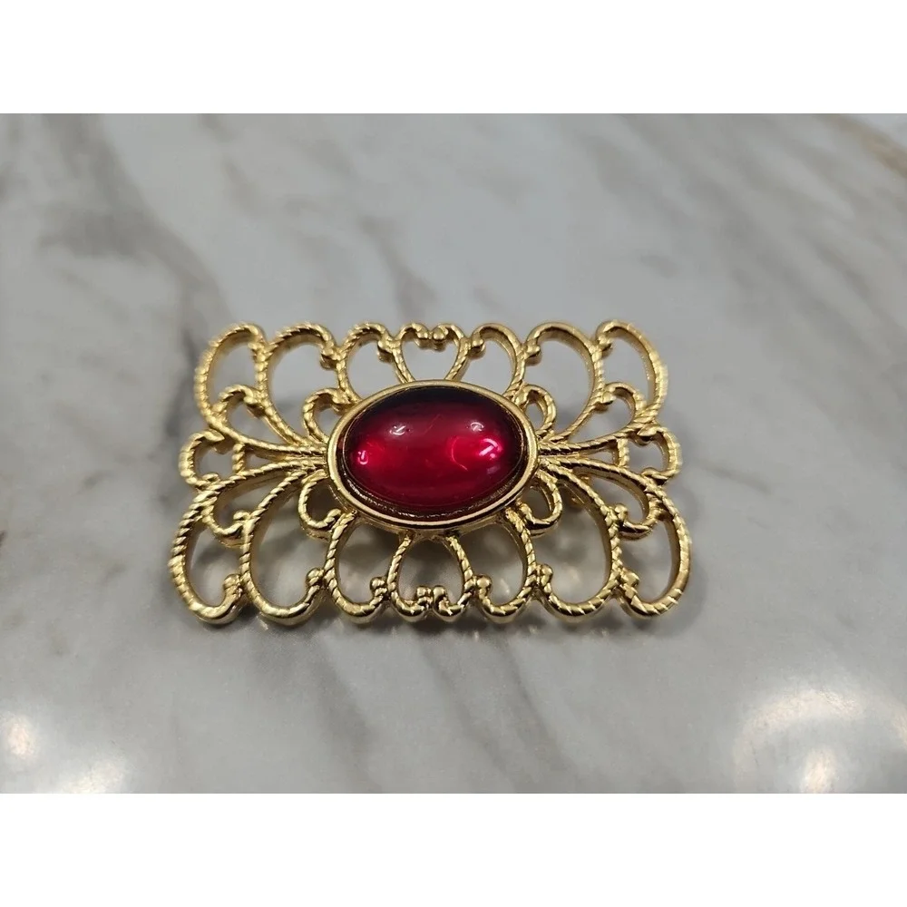 Vintage Cabochon Pin Brooch Red Jelly Gold‎ Tone Rectangle Oval 1980s
